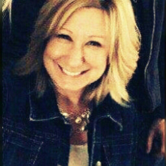 Meet your Posher, Elizabeth - Picture 1 of 1